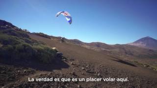 Parapente  Sobrevolar volcanes  Islas Canarias [upl. by Adiell662]