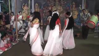 Dhunuchi Dance by Bengali Girl  Amazing Dhunuchi Naach 2024  Dhunuchi Nach  Bengali 4 [upl. by Loring]