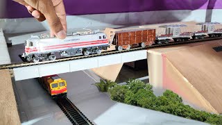 WAP 5 PULLING GOODS WAGON  BVZI WAGON MODEL  INDIAN MODEL GOODS TRAIN [upl. by Sophy]