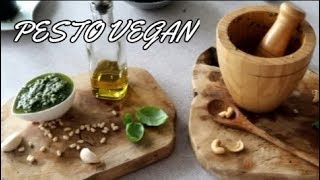 🌿PESTO VEGAN🌿COMMENT FAIRE UN PESTO À LANCIENNE AU MORTIER [upl. by Barolet674]