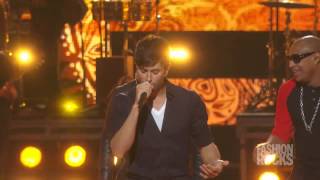 Enrique Iglesias  quotBailandoquot Live At Fashion Rocks 2014 [upl. by Euqinitram465]