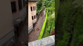 Alluvione a Cernobbio  Como  Il Renegade non resiste alla furia dellacqua e viene travolto [upl. by Namwen]