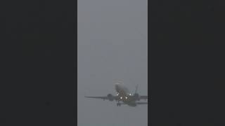 函館空港 AIRDO「BOEING 737781」吹雪の離陸🛫🎬 [upl. by Amias750]