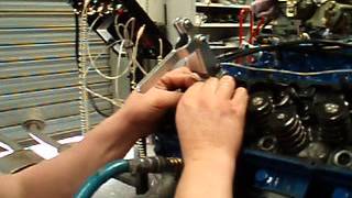 Changing Valve Springs 351  393 Cleveland [upl. by Aivatal]