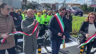 Casamassima inaugurato il ponte ciclopedonale che collega il paese al Parco Commerciale [upl. by Omocaig]