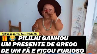 🎁😂 PILILIU GANHOU UM PRESENTE DE GREGO DE UM FÃ E FICOU FURIOSO [upl. by Eixela]