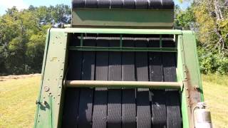 Johndeere 530 round baler [upl. by Freeman]