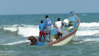 Indian fishing boat gets in to the sea [upl. by Eremaj]