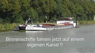 Binnenschiffe fahren jetzt auf einem neuen Kanal [upl. by Ellerahs873]