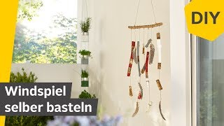 Windspiel selber bauen  DIY mit Holz amp Federn  Roombeez – powered by OTTO [upl. by Murdock75]