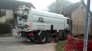 Balayeuse Aspiratrice ValAir BH9  Street Sweeper Road Sweeper Kehrmaschine Veegmachine [upl. by Voorhis801]