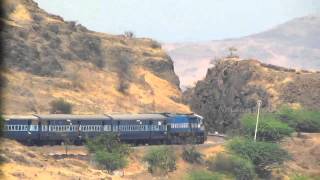 Double crossing at the Horseshoe curve  Indian Railways [upl. by Ahsot]