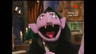 Plaza Sésamo Sesame Street  Number of the Day 8 Latin Spanish [upl. by Redla653]