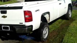 Chevy Silverado 2500 HD Locking Rear Differential Demonstration [upl. by Tonye]