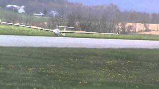 Schleicher ASW 27 Glider landing at Mifflin County Airport Reedsville PA 5314 [upl. by Sophronia]