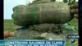 Construyen paredes con botellas de plastico [upl. by Inama717]