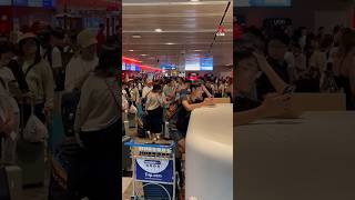 Global IT outage causes missed flights for some passengers at Changi Airport [upl. by Yonah]