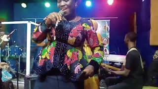 Fehintola onabanjo spontaneous live praise [upl. by Anirehtak]