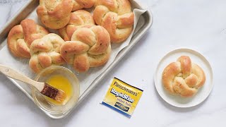 15s PreRoll Fleishmanns Yeast Garlic Knots [upl. by Anassor]