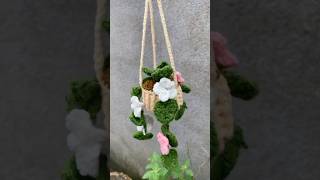 Crochet hanging plants 🪴 crochetpatterns crochettoys crochetlove crochetforbeginners [upl. by Tiebold32]