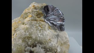 Large shiny molybdenite crystals on quartz from Kingsgate Australia – large cabinet size [upl. by Leifer366]