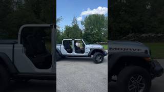 How to remove the doors and roof of the Jeep Gladiator jeep gladiator jeepgladiator cars [upl. by Einhapets]