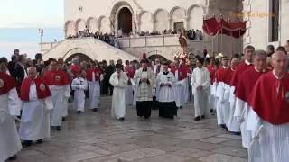 TRANI  Festa liturgica SAN NICOLA il PELLEGRINO  Processione cittadina [upl. by Aratak]