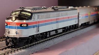 Amtrak E8 Transporting passengers Around The Layout train railway railroad [upl. by Aynos]