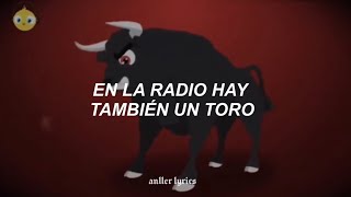 en la radio hay tambien un toro pollito pio Letra [upl. by Iew]