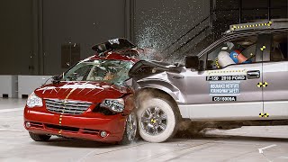 IIHS redlightrunning crash recreation [upl. by Swithin]