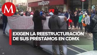 Protestan deudores en Paseo de la reforma por reestructuración de créditos [upl. by Auohs593]