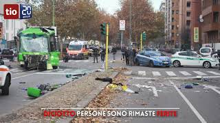 Autobus contro il camion dei rifiuti a Milano 18 feriti [upl. by Rosenstein]