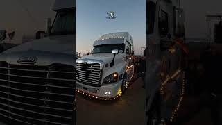 Perdón mijita 🎶🚛💨 traileros la57 freightliner cascadia musica cumbias tijuana [upl. by Brenton]