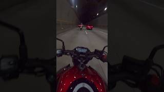 Gsx s750  s1000 no Túnel cortando de Giro [upl. by Blinni]