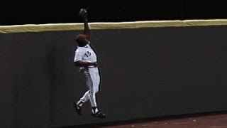 1990 NLCS Gm6 Glenn Braggs robs a homer for GAMESAVING catch in the 9th [upl. by Vierno]