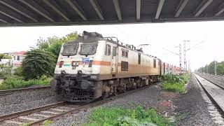 Goods Train four line vs HowrahMumbai CSMT Weekly Superfast Express second line [upl. by Hakvir]