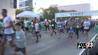 Video 47th Annual Tulsa Run brings more than 4000 racers to downtown Tulsa [upl. by Bast461]