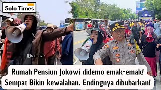 Rumah Pensiunan Jokowi Tiba2 Didemo EmakEmak [upl. by Meece272]