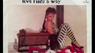 Sarah  Love Finds A Way  1985 [upl. by Bully]