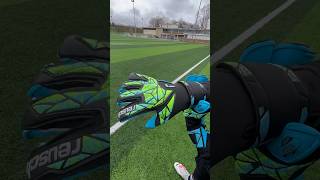 Reusch attrakt evolution Aqua 🧤🌧️ goalkeeper gardiendebut goalkeepergloves [upl. by Panayiotis]