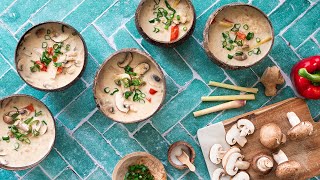 Soupe Thaïlandaise Kha Kai 🥥  Poulet lait de coco citronnelle [upl. by Thad]