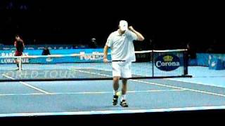 ロディック アップ（サービス）  ATP World Tour Finals 2010 [upl. by Nohs]