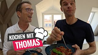 Spaghetti Bolognese mal ganz anders und 100 gesund mit ErnährungsDoc Riedl und Thomas Müller [upl. by Maurise]