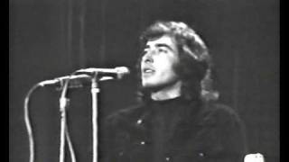 SERRAT  RECITANDO UN POEMA DE WALT WHITMAN [upl. by Glad]