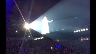 Helene Fischer schwebt über das Publikum Unser Tag live München 02032018 Olympiahalle [upl. by Derwon]