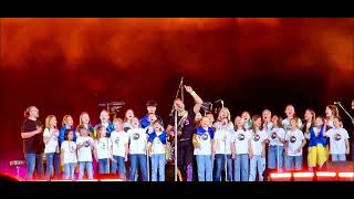 Coldplay  Chris Martin with an Ukrainian childrens choir  quotSJLTquot  Berlin  July 10th 2022 [upl. by Nine]