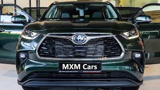 2025 Green Toyota Highlander Hybrid 25h eCVT AWD Premium  in depth Walkaround 4K [upl. by Lee]