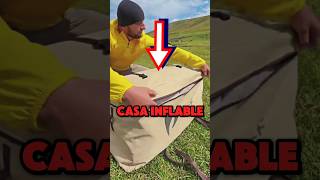 Un hombre lleva una casa inflable alas montañas 😱 GORECKZytviralvideos youtubeshortstrending [upl. by Ahtiuqal]