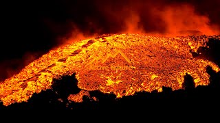 Vulcano Etna Eruzione Sudest 17 maggio 2022 [upl. by Idnib794]