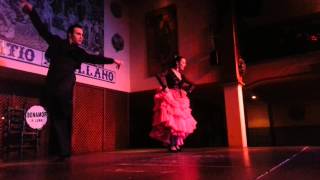 Flamenco dancers with castanets couple SevilleSpain西班牙舞者用響板 [upl. by Fritzie13]